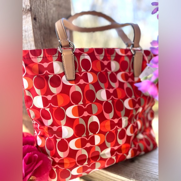 🎈🎉HP🎈🎉COACH SIGNATURE STRIPED VERMILLION DREAM C TOTE FABRIC w SILVER HARDWARE - Picture 7 of 13